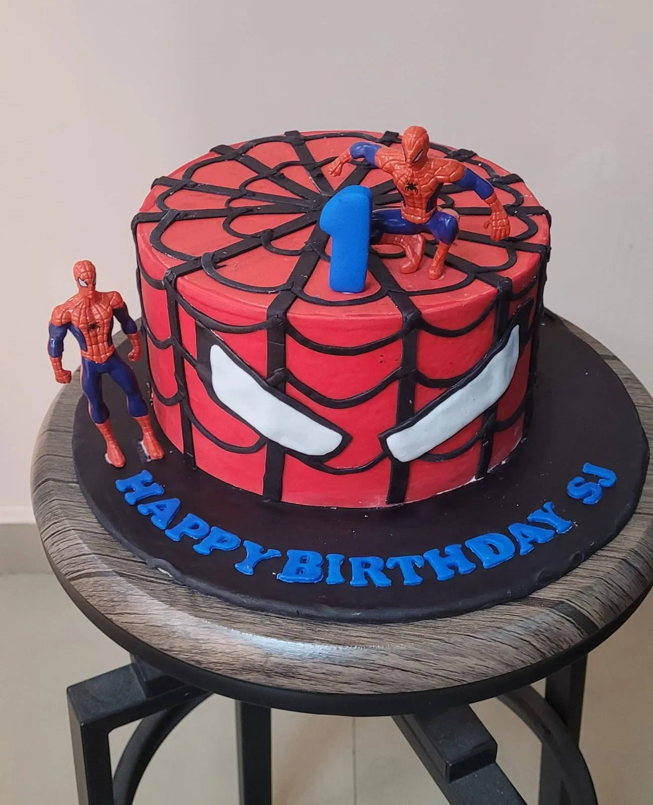 Spider-Man Theme Cake spider man theme cake